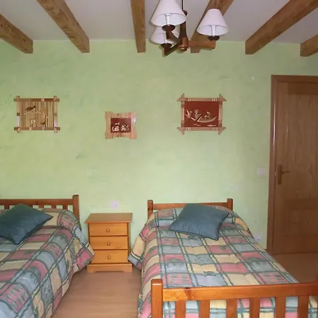 Semesterbostad El Establo,casa Rural Busto de Bureba